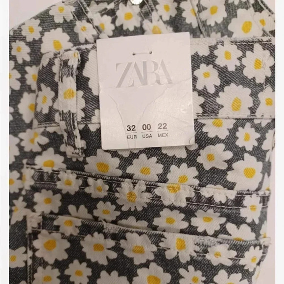 Zara Dark Grey With Daisies High Rise Button Fly Shorts  Size 0 - Picture 5 of 10